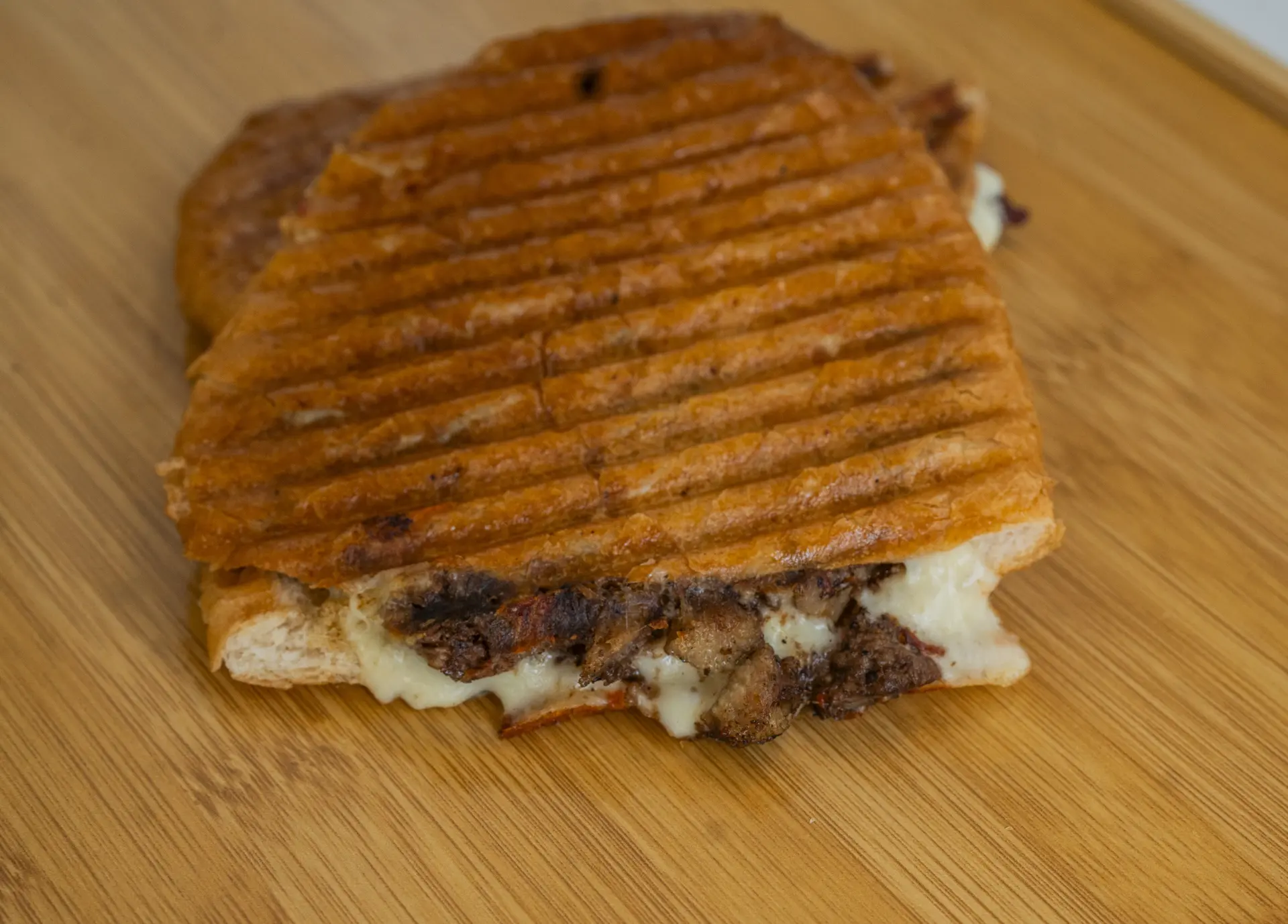 Kavurma-Kaşar-Cheddarlı